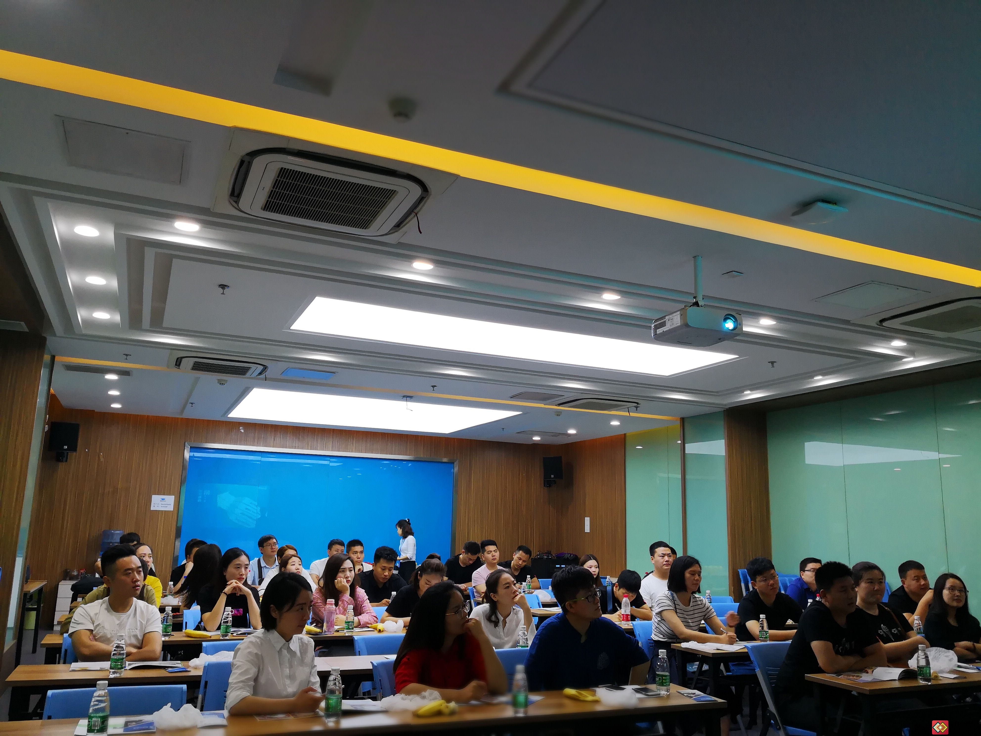 参观海底捞研发中心